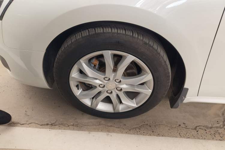 Used Peugeot 508 2015 1.6THP Automatic Prestige Edition Left Front Wheel Hub