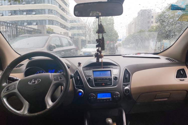 Used Hyundai ix35 2012 2.0L Automatic Two-Wheel Drive Elite Edition GLS
