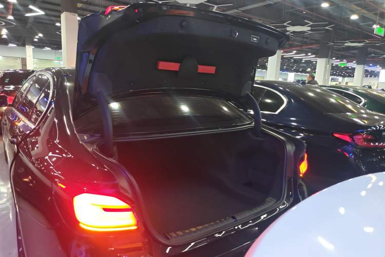 Used BMW 5 Series 2022 525Li M Sport Package