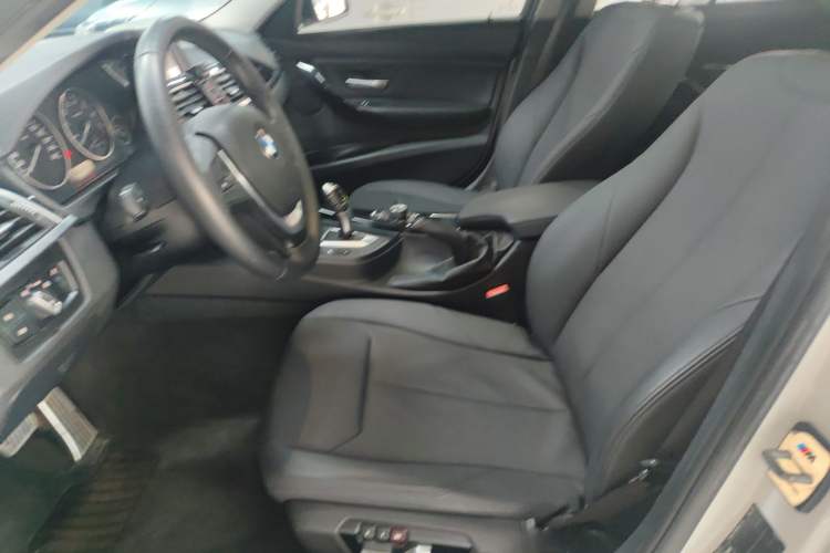 Used BMW 3 Series 2017 318Li Fashion Model Left Front Seat