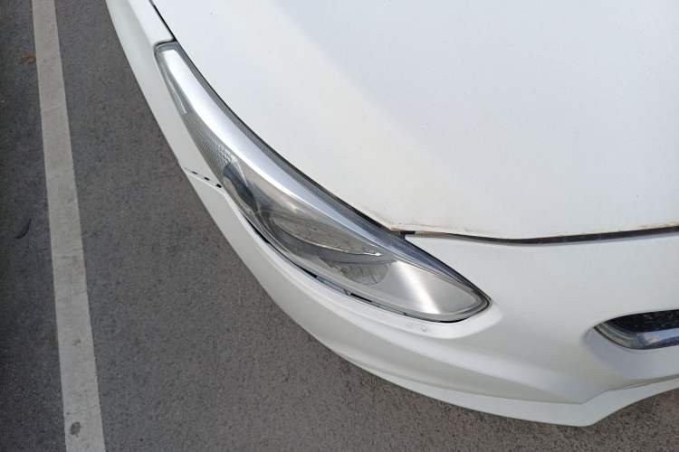 Used GAC Trumpchi GA3 2013 1.6L Manual Elite Edition Right Front Headlight