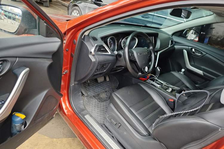 Used Venucia T90 2017 2.0L CVT Leading Edition