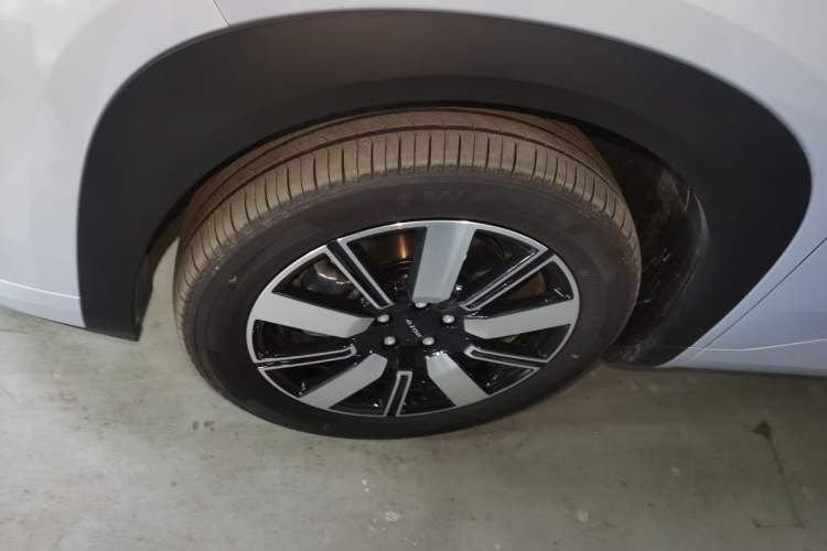 Used AION i60 2026 Model 530 Standard Edition Left Front Wheel Hub