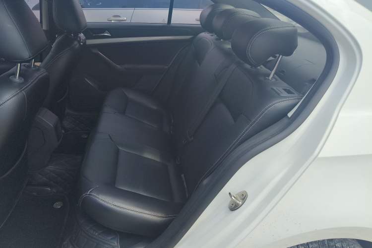 Used Volkswagen Lavida 2015 1.6L Manual Fashion Edition Left Rear Seat