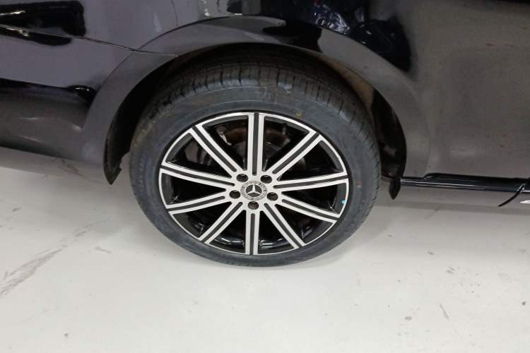 Used Mercedes-Benz V-Class 2022 V 260 L Long-wheelbase Luxury Edition