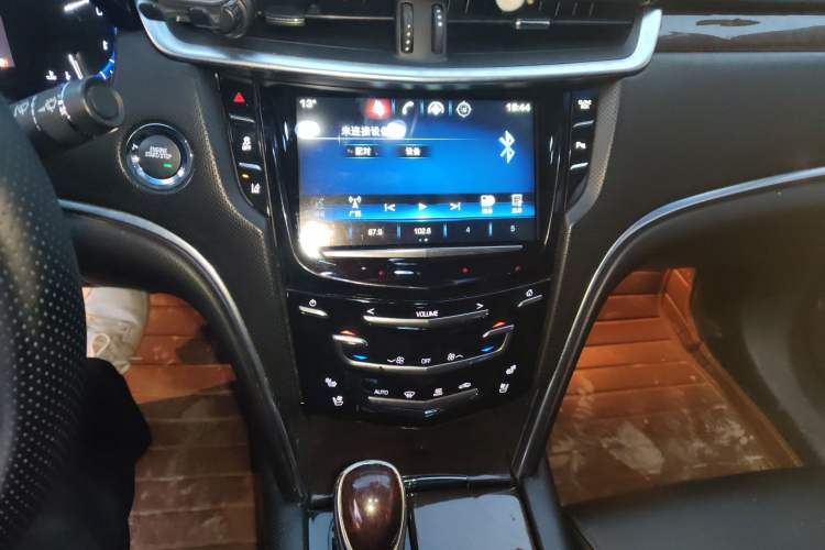 Used Cadillac XTS 2013 28T Luxury Model
