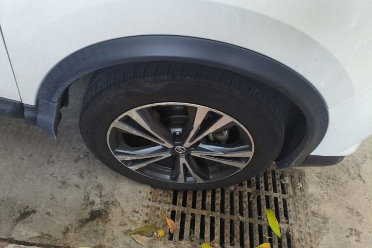 Used Nissan Qashqai 2019 2.0L CVT Luxury Edition Right Front Wheel Hub