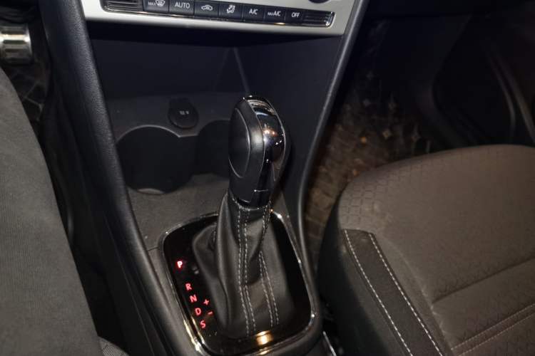 Used Volkswagen Polo 2018 1.5L Cross Polo Automatic
