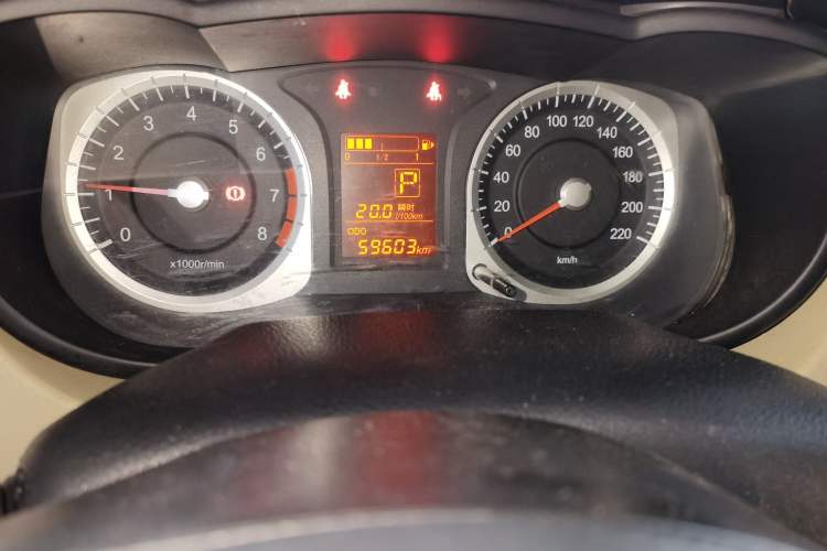 Used Venucia R50 2012 1.6L Automatic Prestige Edition Odometer Close Up