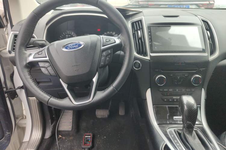 Used Ford Edge 2018 EcoBoost 245 Two-Wheel-Drive Platinum Edition 7-Seater China V Emission Standard
