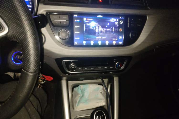 Used Geely Auto Vision X3 2017 1.5L Manual Luxury Model Audio And AC Panel