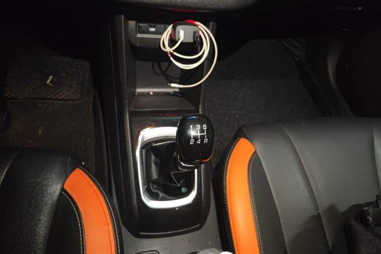 Used Baojun 310 2016 1.2L Manual Luxury Model Gear Lever