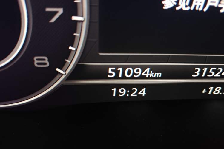 Used Audi A4L 2018 30th Anniversary Edition 40 TFSI Fashion Model Odometer Close Up