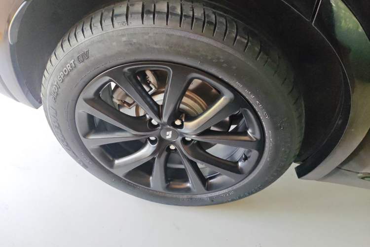 Used Li Auto ONE 2021 Extended-Range 6-Seater Version Exterior 5