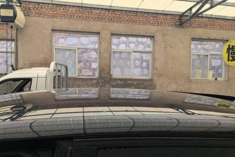 Used Venucia V 2022 260T Black Horse Edition · Idol Roof