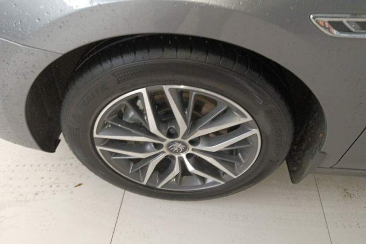 Used BYD Qin PLUS 2021 EV 400KM Luxury Model Left Front Wheel Hub