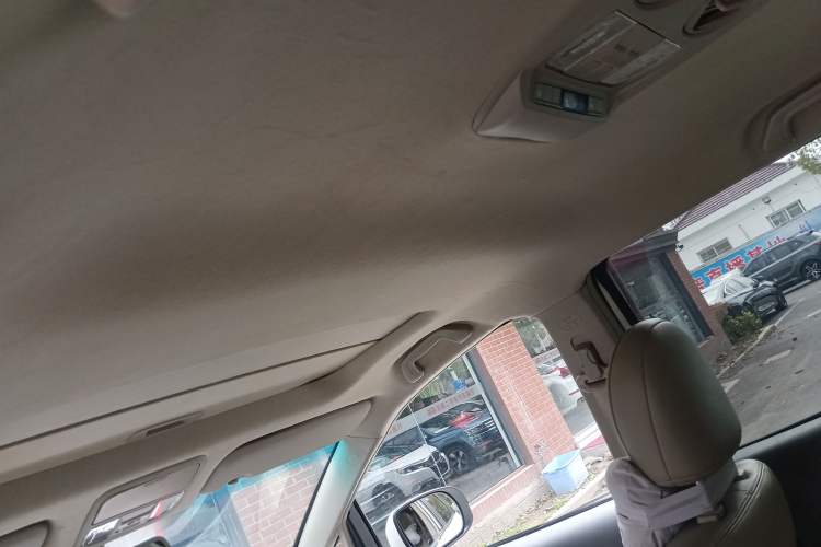 Used BYD M6 2015 2.4L Automatic Prestige Edition Headliner