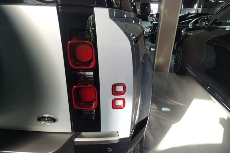 Used Land Rover Defender 2021 90 P400 X-DYNAMIC S
