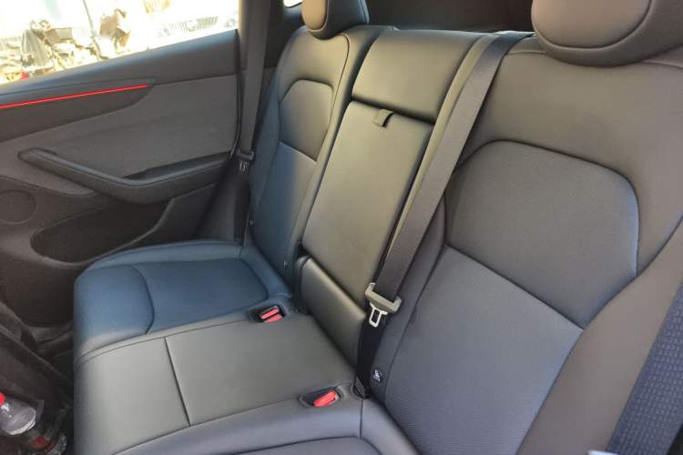 Used Tesla Model Y 2025 Rear-Wheel-Drive Version
