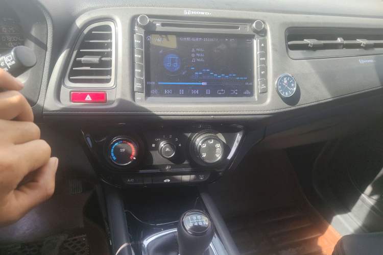 Used Honda Vezel 2017 1.5L manual two-wheel drive Comfort trim level Audio And AC Panel