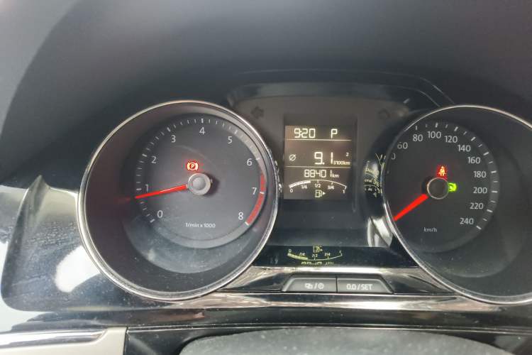 Used Volkswagen Bora 2015 Value Edition 1.6L Automatic Comfort Version Instrument Cluster