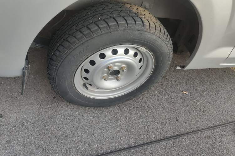 Used Kuayue Kuayue Xing V3 2023 1.3L Gasoline Comfort Edition 7-Seater Passenger Vehicle
