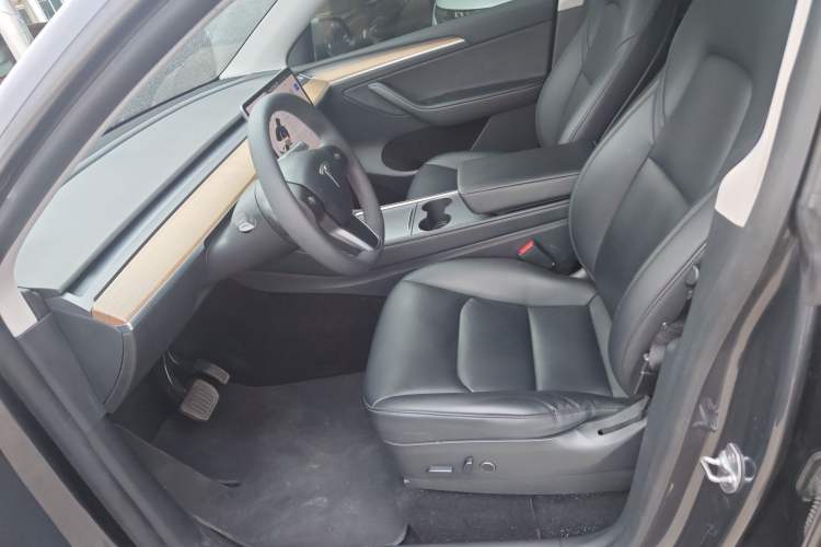 Used Tesla Model Y 2021 Long-Range All-Wheel-Drive Version Left Front Seat