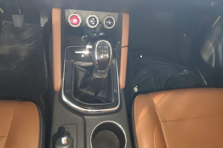 Used Oshan CX70 2017 CX70T 1.5T Manual High-Performance Edition