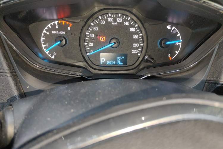 Used Ford Escort 2015 1.5L Automatic Fashion Model Odometer Close Up