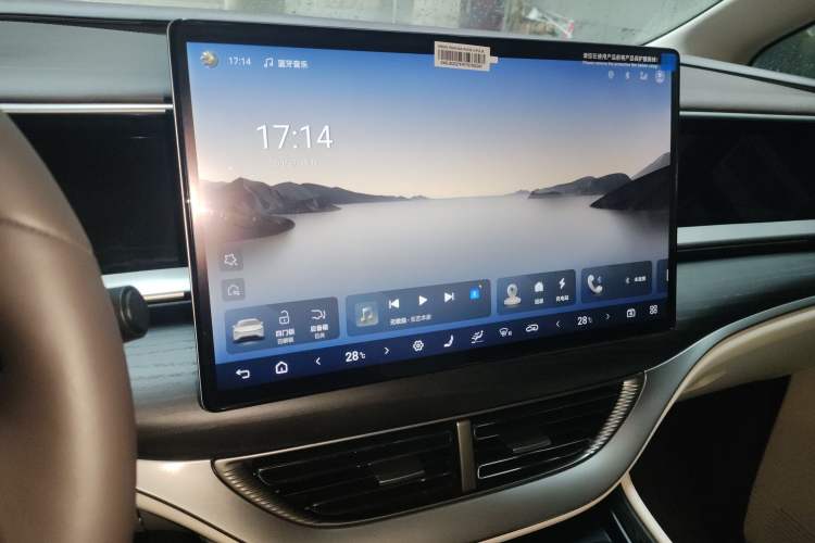 Used Denza D9 2024 DM-i 980 Four-Wheel Drive Prestige Model
