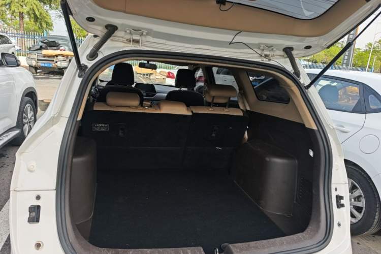 Used Baojun 310W 2017 1.5L Manual Fashion Model China V
