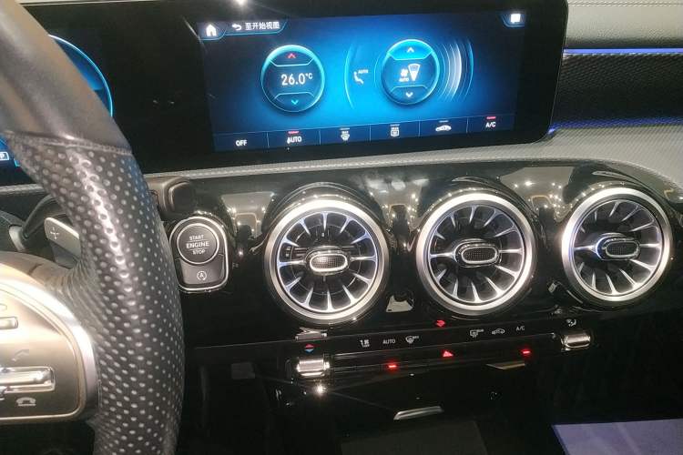 Used Mercedes-Benz A-Class 2021 A 200 L Sport Sedan Fashion Model
