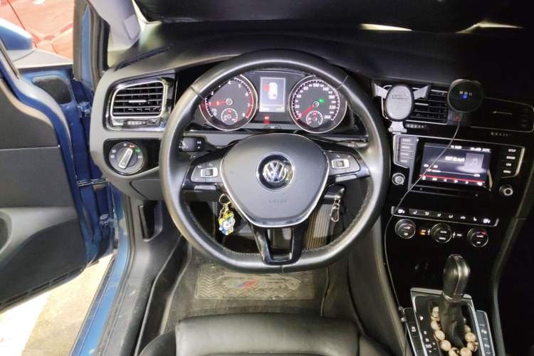 Used Volkswagen Golf 2014 1.4TSI Luxury Travel Edition Steering Wheel