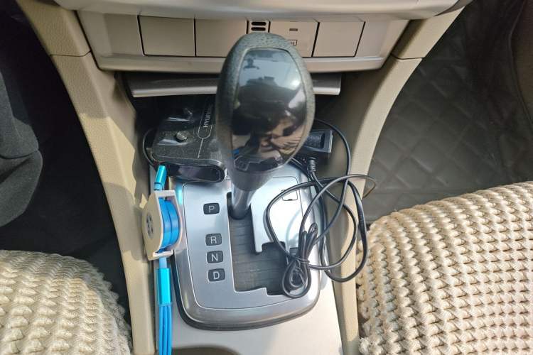 Used Ford Focus 2012 Sedan Classic 1.8L Automatic Fashion Edition Gear Lever