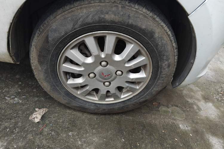 Used Wuling Rongguang V 2016 1.5L Standard Version
