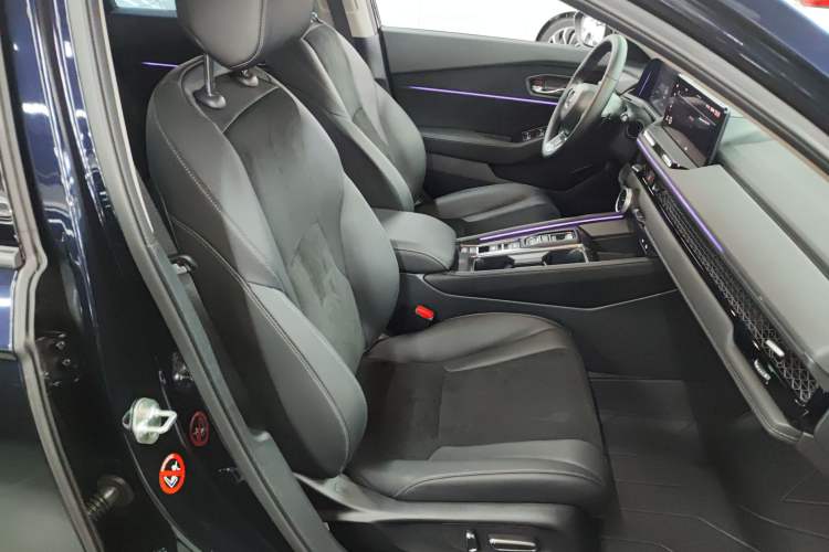 Used Honda Accord New Energy 2023 2.0L ePHEV Flagship Edition Right Front Seat