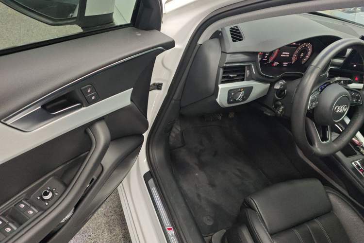 Used Audi A4L 2022 40 TFSI Fashion Dynamic Model
