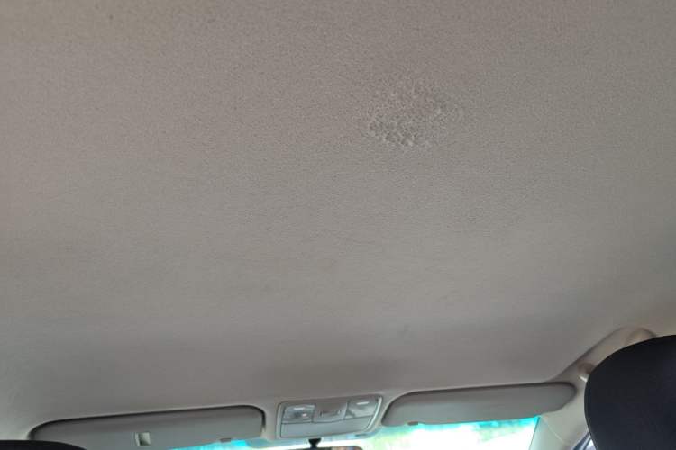 Used Kia K2 2012 Sedan 1.4L MT GLS Commemorative Edition
