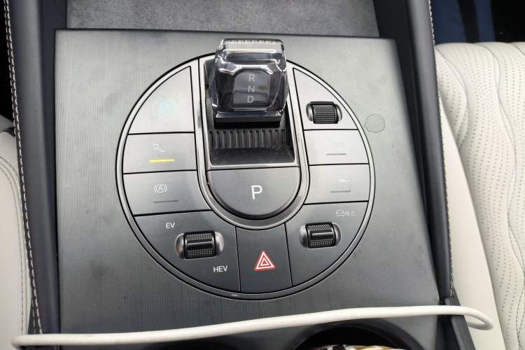 Used BYD Seal 06 New Energy 2024 DM-i 120KM Flagship Model Gear Lever