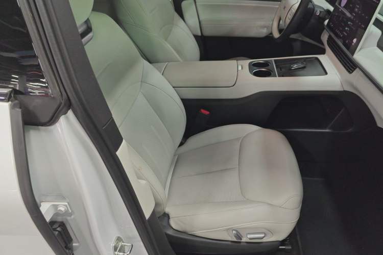 Used XPeng G6 2023 755 Ultra-Long Range Pro Right Front Seat