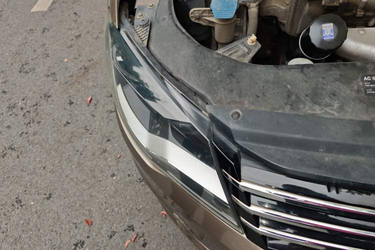 Used Volkswagen Bora 2014 1.6L Manual Comfort Model Right Front Headlight