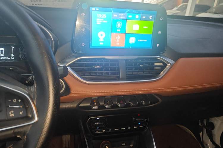 Used Baojun 510 2017 1.5L Manual Luxury Model Audio And AC Panel