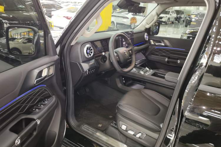 Used Tank 300 2025 2.0T Conqueror