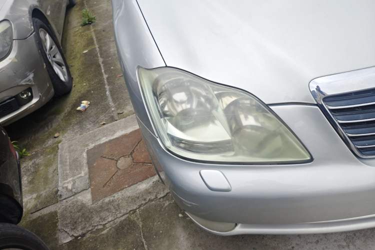 Used Toyota Crown 2005 3.0L Royal
