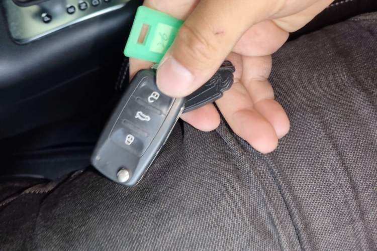 Used Volkswagen Tiguan 2017 300TSI Automatic Two-Wheel Drive Silk Road Comfort Edition Vehicle Key