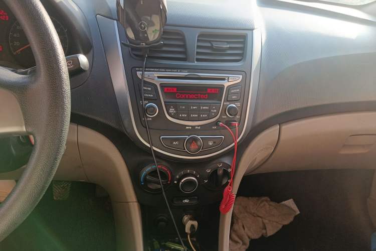 Used Hyundai Verna (older generation) 2014 1.4L Manual Smart GLS Trim