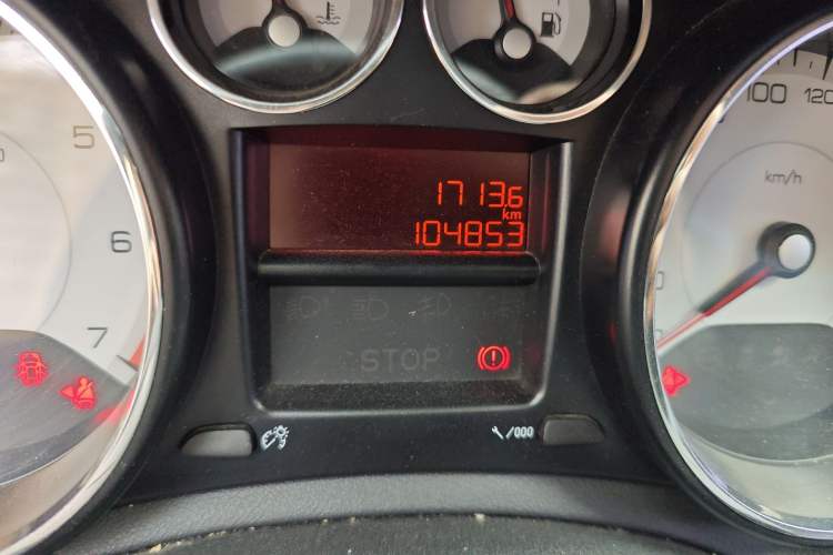 Used Peugeot 308 2014 Enjoy Edition Classic 1.6L Manual YouShang Model Odometer Close Up