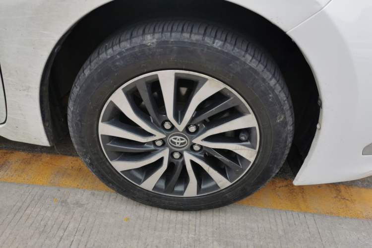 Used Toyota Corolla 2017 Revised Dual-Engine 1.8L E-CVT Elite Edition
