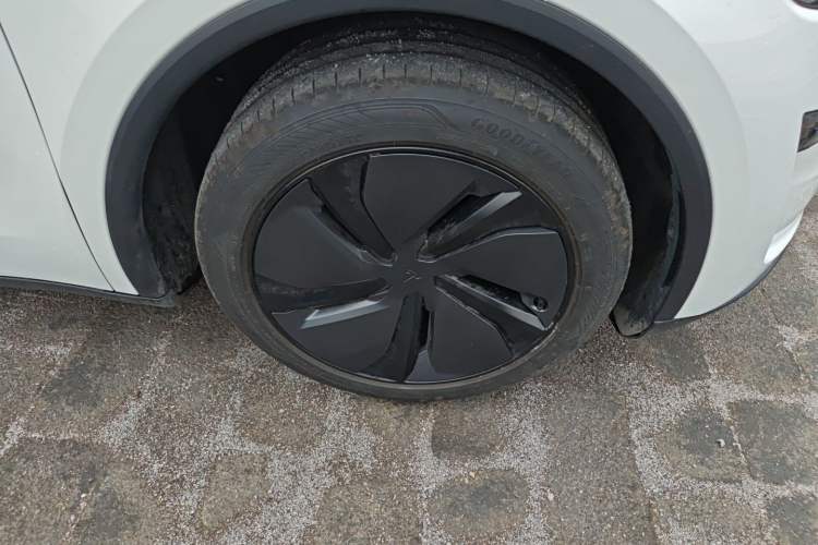 Used Tesla Model Y 2025 Rear-Wheel-Drive Version