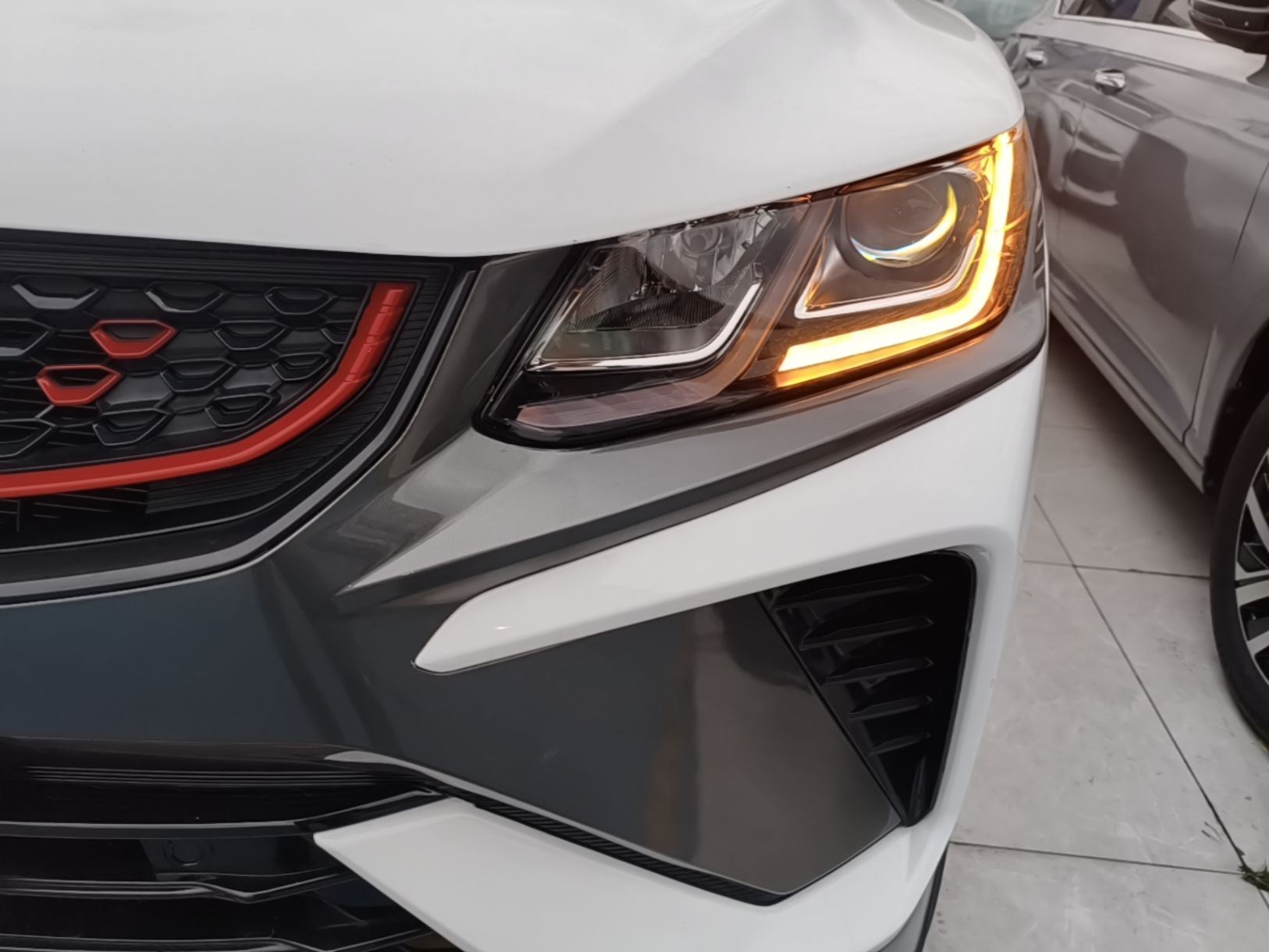 Geely Auto Coolray 2021 1.5TD DCT Starry Edition — снимка 8